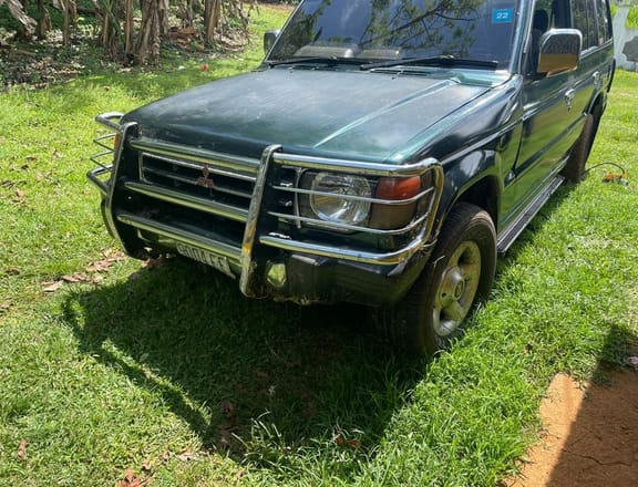 For Sale: 2000 MITSUBISHI PAJERO