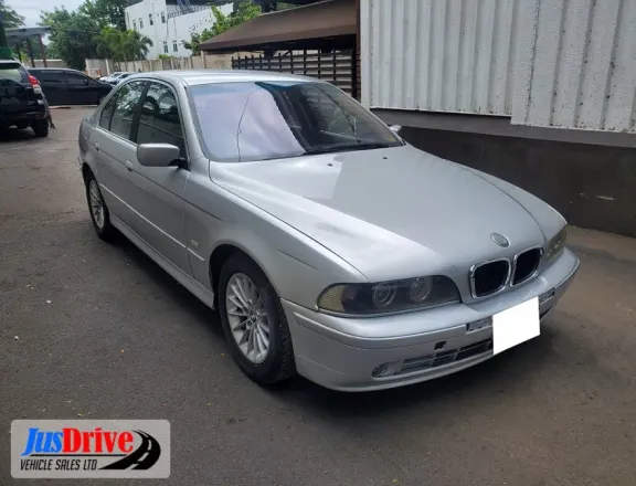2003 BMW 525I