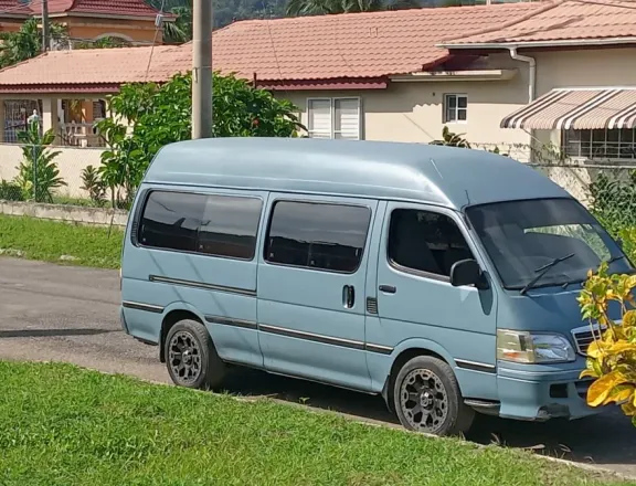 2007 Golden Dragon Hiace