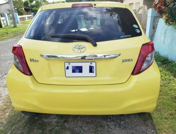 2012 toyota vitz
