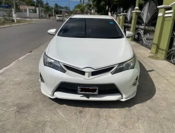 2012 Toyota AURIS