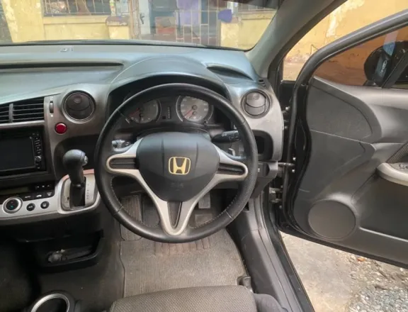 2013 Honda stream RSZ