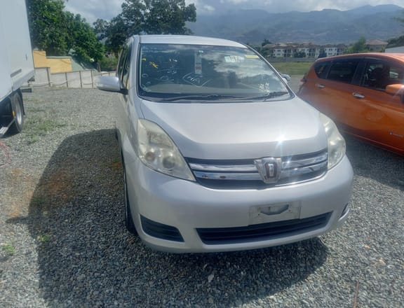 For Sale: 2013 TOYOTA ISIS