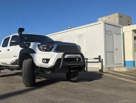 2014 Toyota Tacoma. V6 4.0L