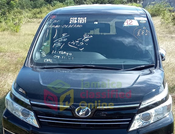 For Sale: 2015 Toyota Voxy