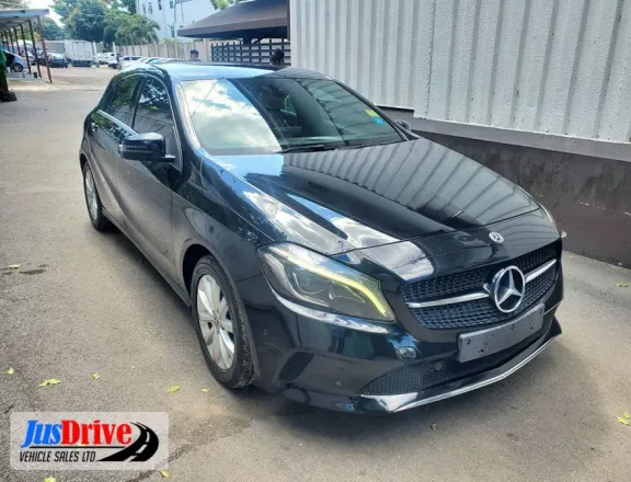 2018 MERCEDES BENZ A180
