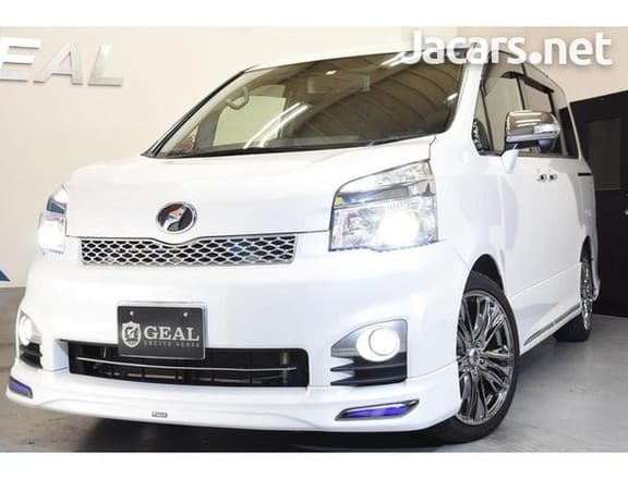 Toyota Voxy 2,0L 2013