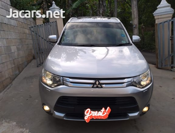 Mitsubishi Outlander or Airtrek 2,0L 2015