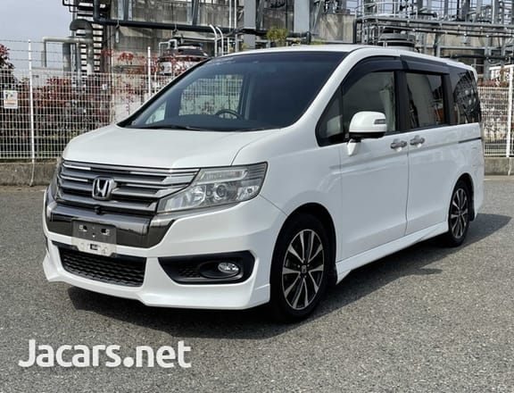 Honda Stepwgn Spada 2,0L 2013