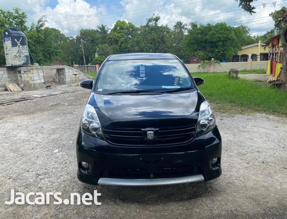 Toyota Isis 2,0L 2013