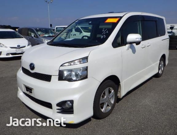 Toyota Voxy 1,8L 2013