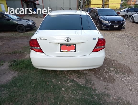 Toyota Axio 1,5L 2012