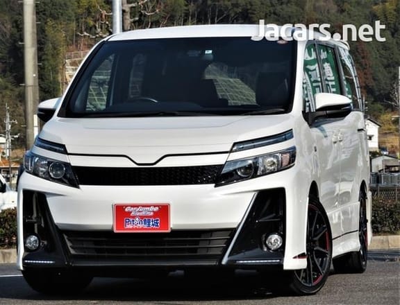 Toyota Voxy 2,0L 2016