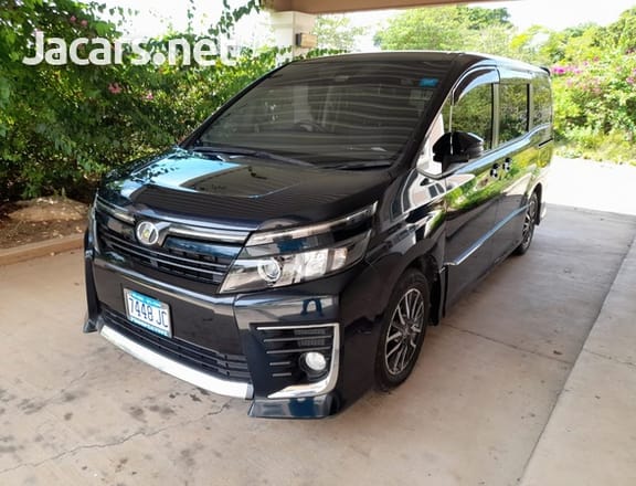 Toyota Voxy 2,0L 2016