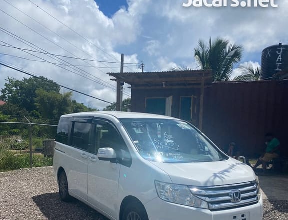 Honda Stepwgn 2,0L 2014