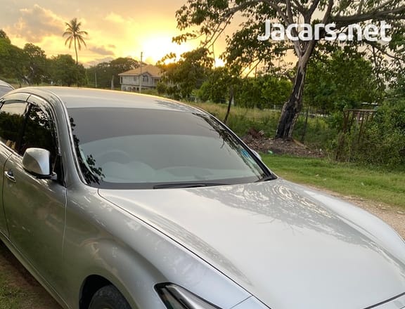 Nissan Fuga 2,5L 2015