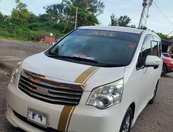 2011 Toyota Noah