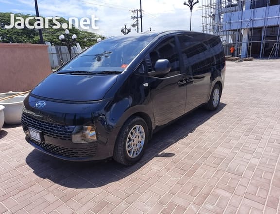 HYUNDAI STARIA TURBO