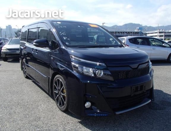 Toyota Voxy 2,0L 2017