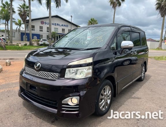 Toyota Voxy 2,0L 2013