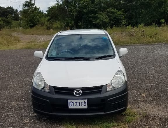 Mazda Familia 1,5L 2013