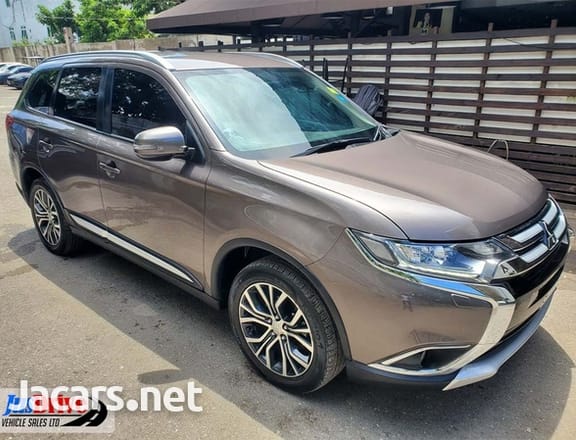 Mitsubishi Outlander or Airtrek 2,0L 2019