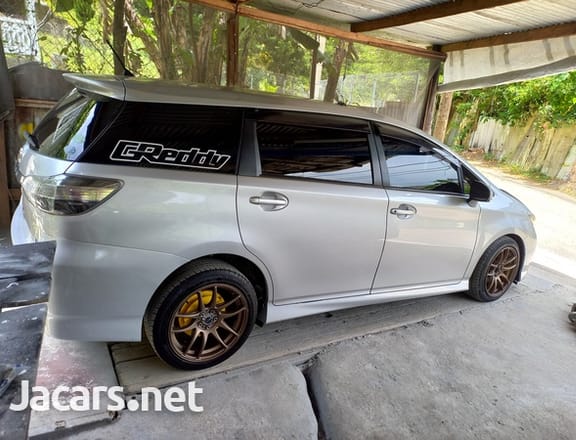 Toyota Wish 1,8L 2013