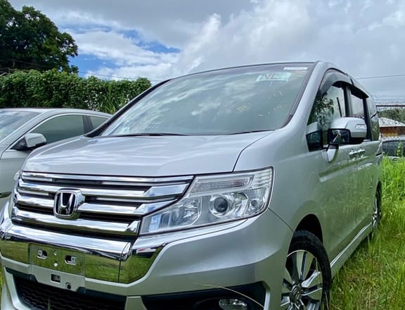 Honda Stepwgn Spada 2,0L 2013