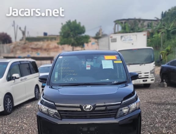Toyota Voxy 2,0L 2016