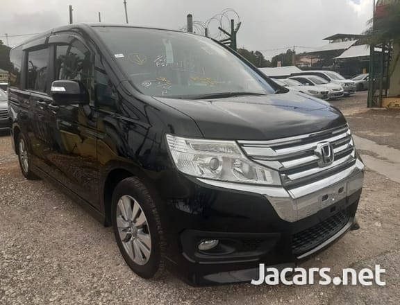 Honda Stepwgn Spada 2,0L 2013