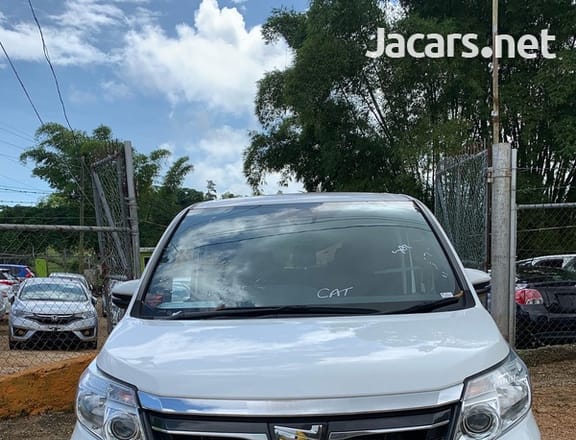 Toyota Noah 2,0L 2016