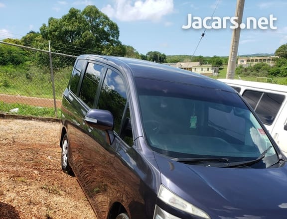 Toyota Voxy 2,0L 2013