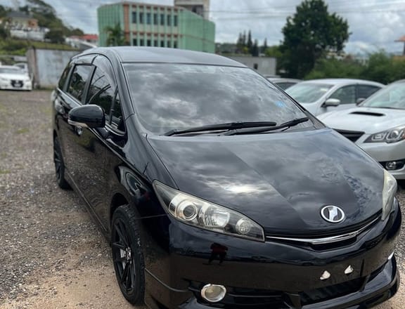 Toyota Wish 1,8L 2013