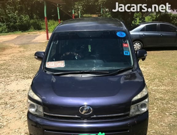 Toyota Voxy 2,0L 2011