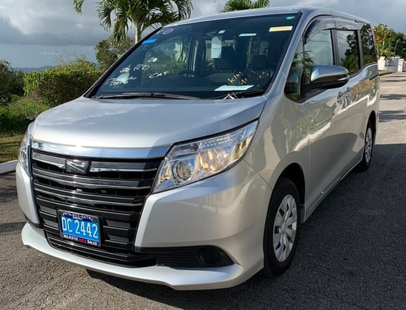 Toyota Noah 2,0L 2016