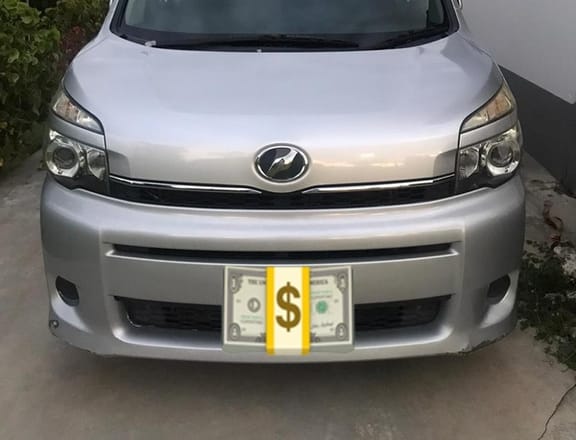 Toyota Voxy 2,0L 2012