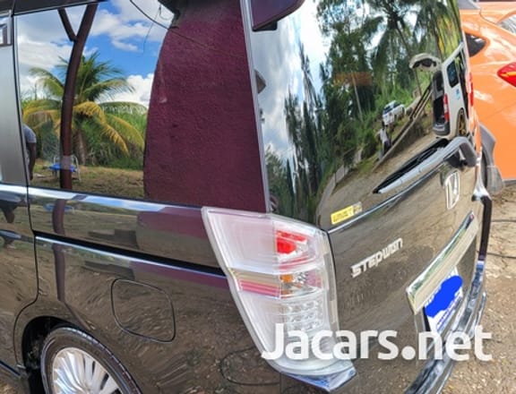 Honda Stepwgn 2,0L 2012