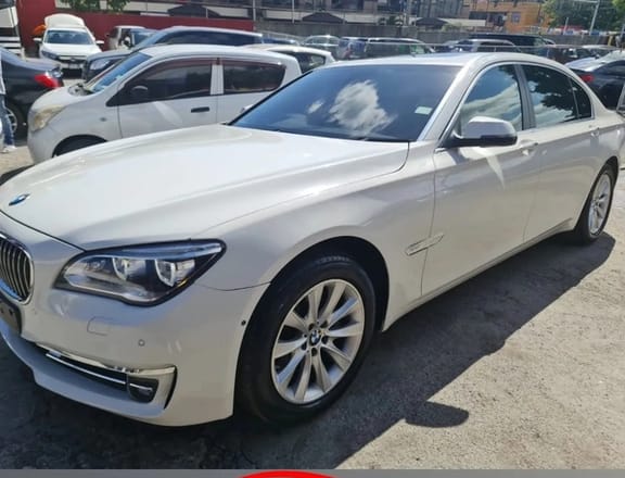 BMW 7-Series 2,0L 2014