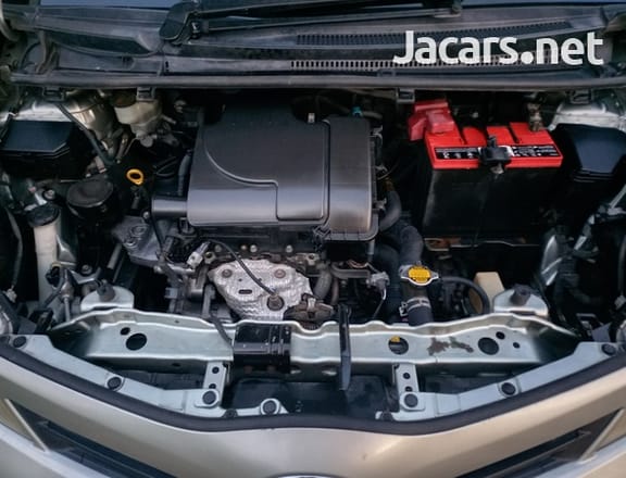 Toyota Vitz 1,0L 2013