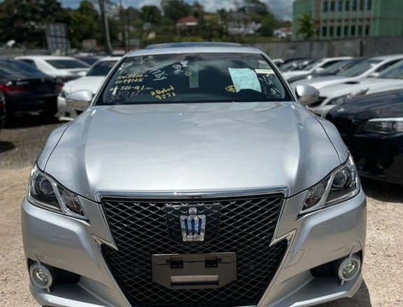 Toyota Crown 2,5L 2014