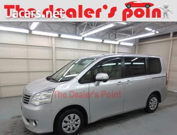 Toyota Noah 2,0L 2012