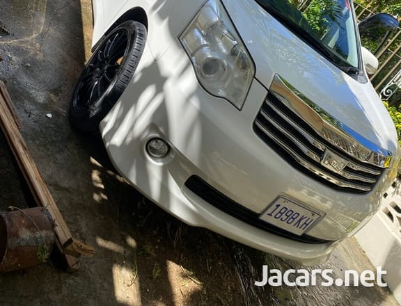 Toyota Noah 1,9L 2013