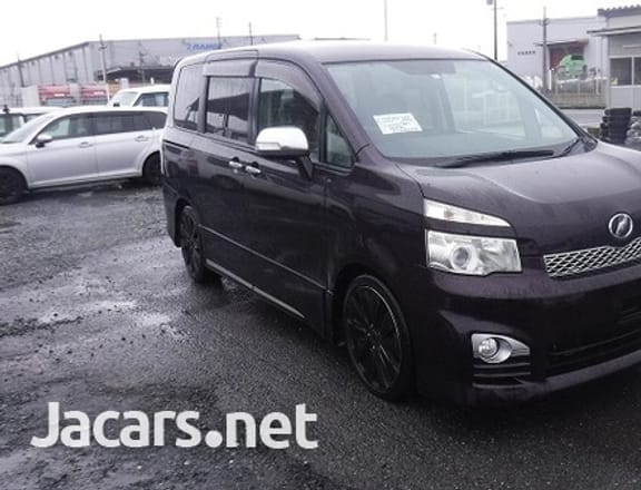 Toyota Voxy 2,0L 2013