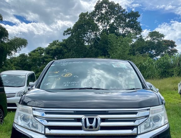 Honda Stepwgn Spada 2,0L 2013