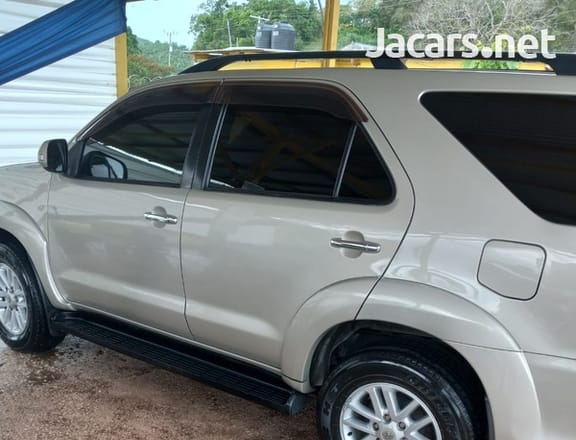 Toyota Fortuner 2,8L 2012