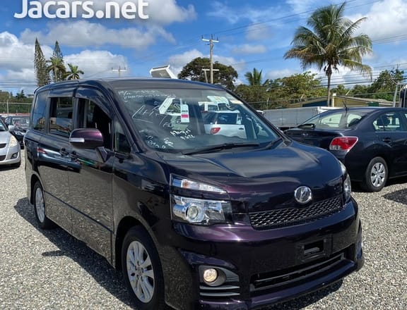 Toyota Voxy 2,0L 2013