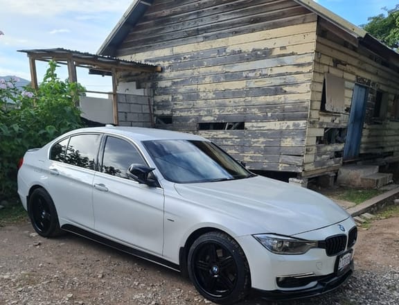 BMW 3-Series 2,0L 2015