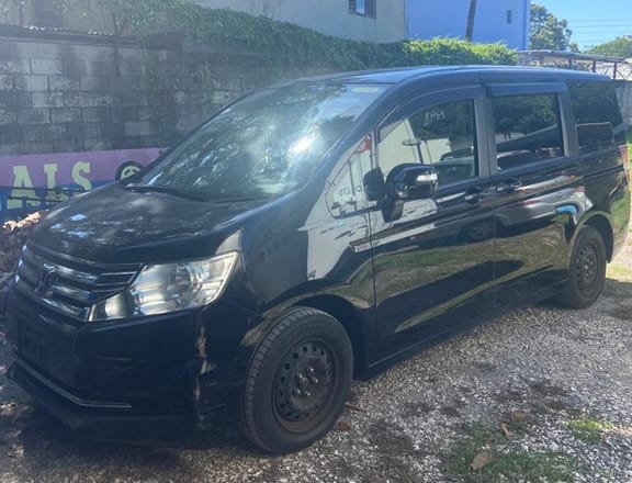 Honda Stepwgn 2,0L 2014