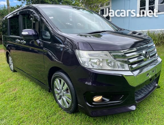 Honda Stepwgn Spada 2,0L 2013