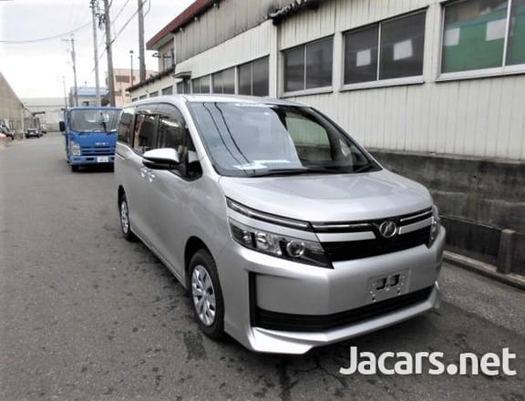 Toyota Voxy 2,0L 2016